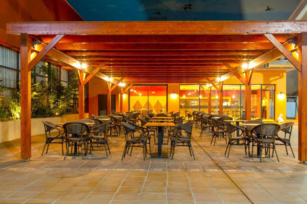 Az Hotels Grand Oran Es Senia Exterior photo